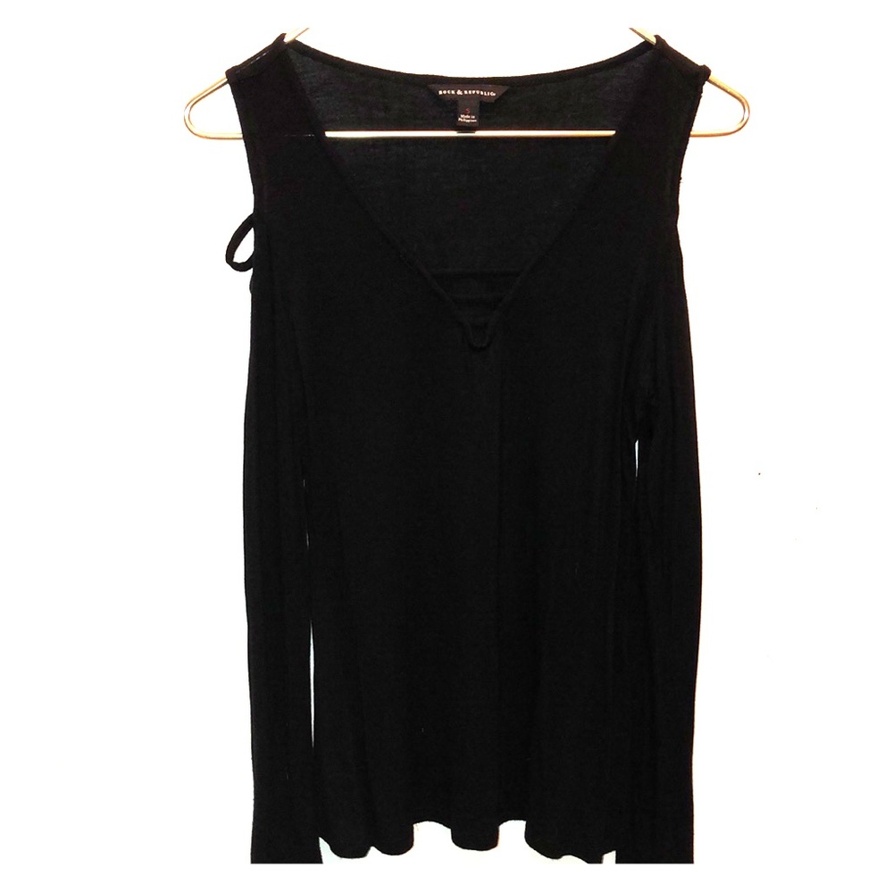 Long sleeve Black stripped cut out shirt